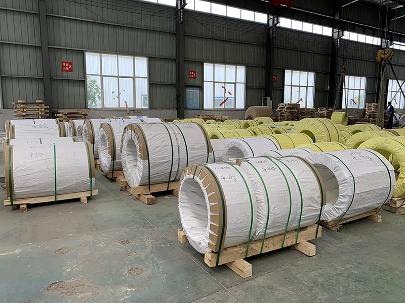 Export wooden pallet aluminum strip packaging